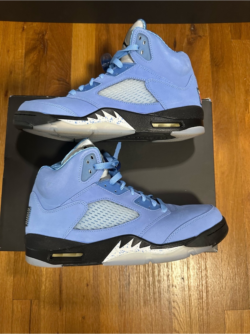 Air Jordan 5 Retro SE UNC University Blue Size 10.5 DV1310-401 Men’s Shoes